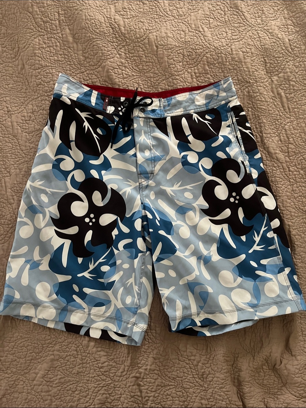 American Eagle Outfitters Blue & Black Floral Board Shorts